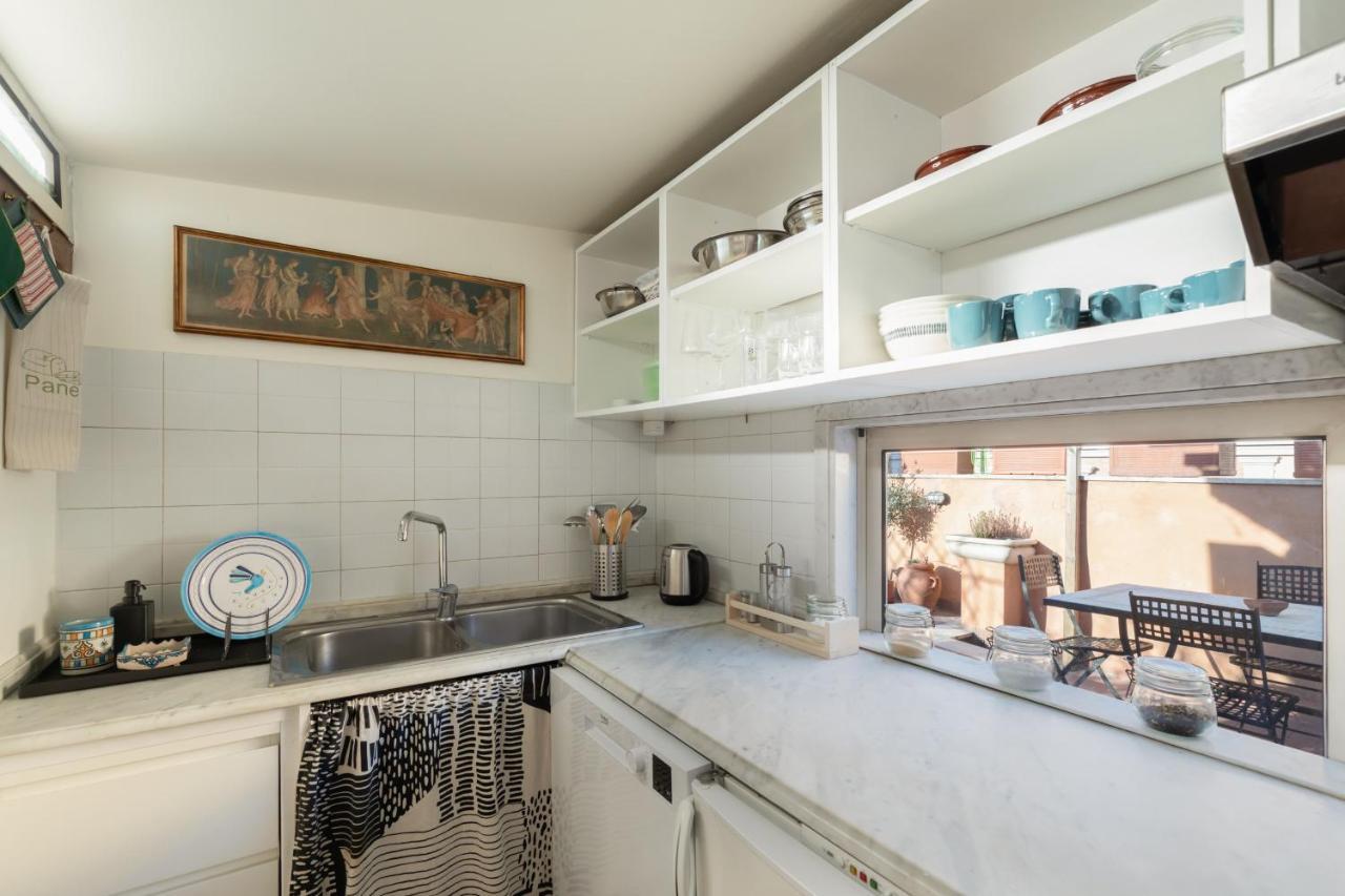 Bright And Comfy Terraced Apartment In Trastevere Rome Extérieur photo